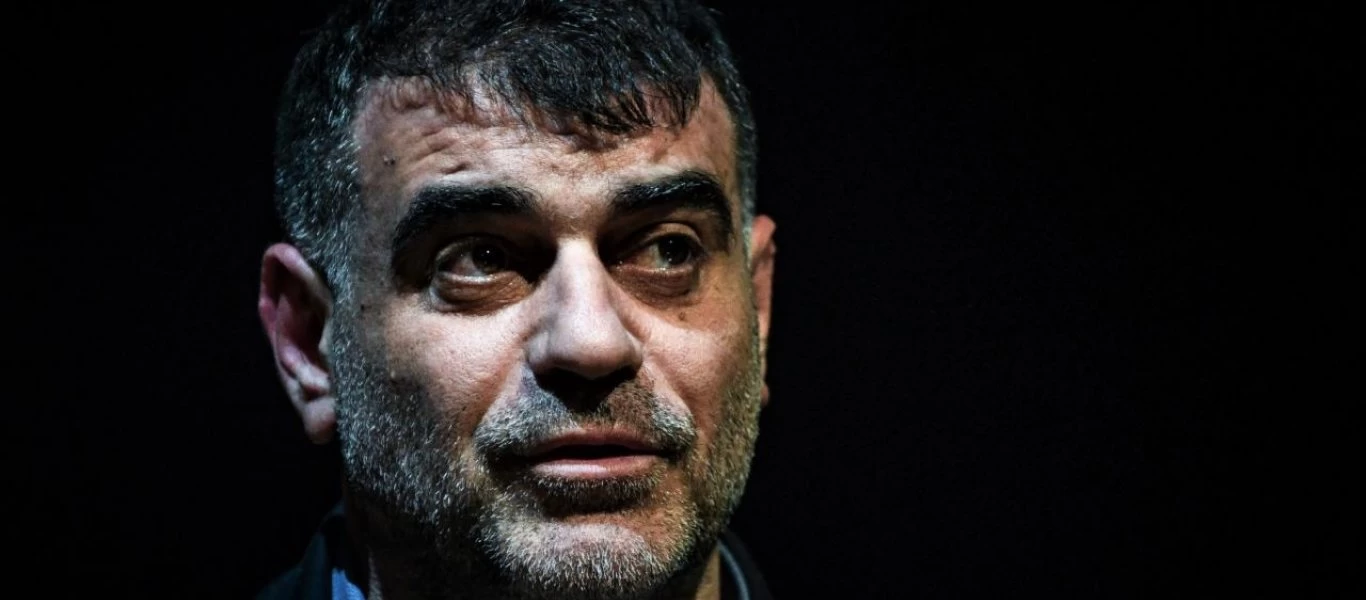 Ένταλμα σύλληψης του Κ. Βαξεβάνη μετά από μήνυση αστυνομικών της ΓΑΔΑ